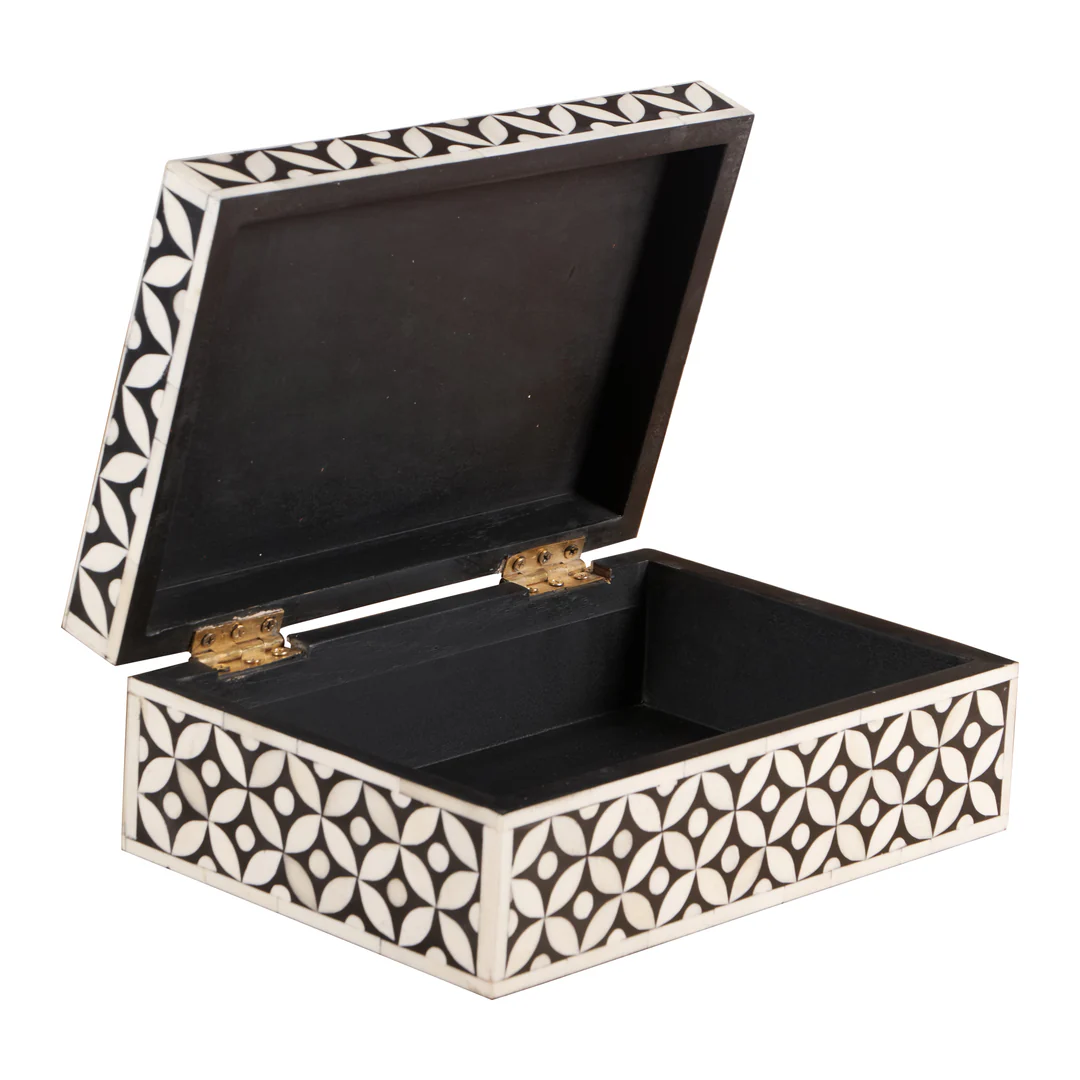BOX 1 BONE IN LAY BOX - Image 1