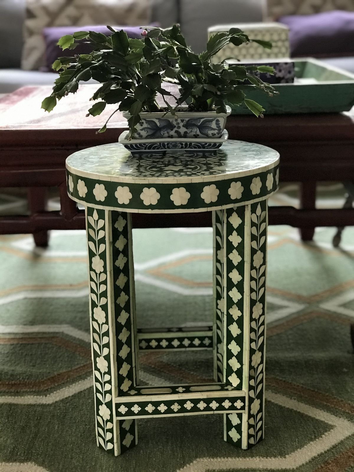 FURNITURE 3 lovely side table - Image 1